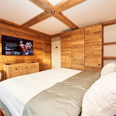 With Fantastic View On Ballesteros Golf And The Mountains アパート